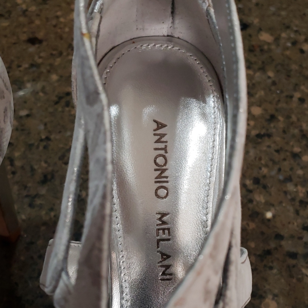 Shoes - Picture 2 of 5